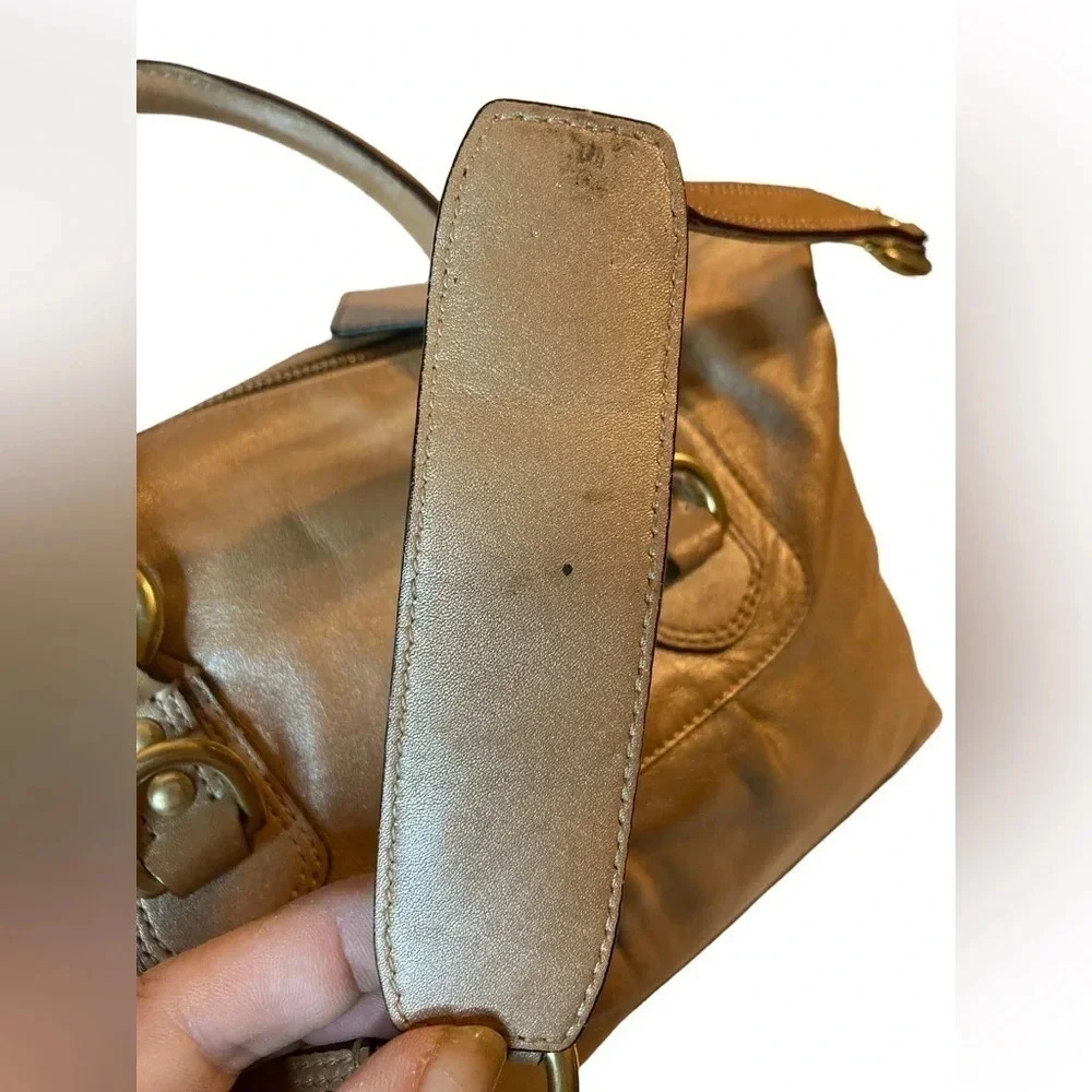 COACH Gorgeous Leather Golden-Tone Shoulder Bag Purse with Lilac Interior GUC